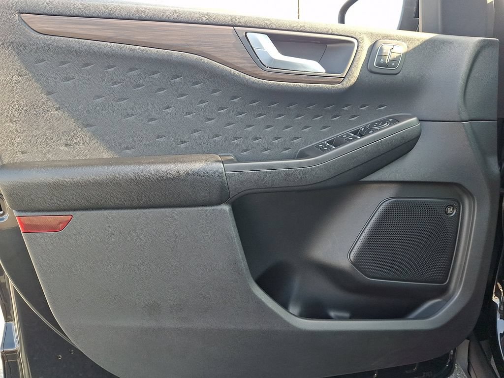Certified 2020 Ford Escape Titanium AWD/4WD image 12