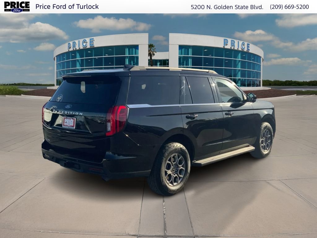 Certified 2025 Ford Expedition Active AWD/4WD image 5