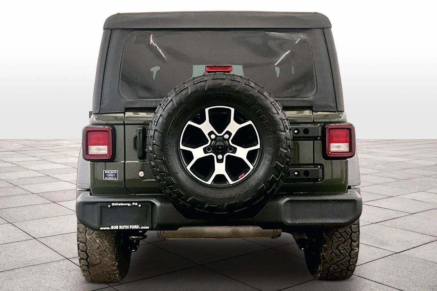 Used 2023 Jeep Wrangler Sport image 4