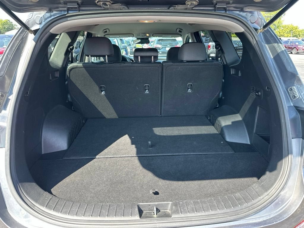 Used 2019 Hyundai Santa Fe SE AWD/4WD image 9