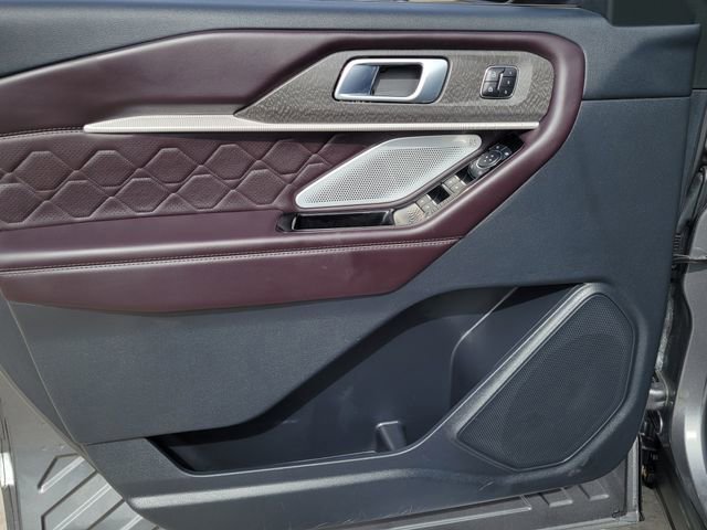 Certified 2025 Ford Explorer Platinum w/ LUX Leather Package image 8