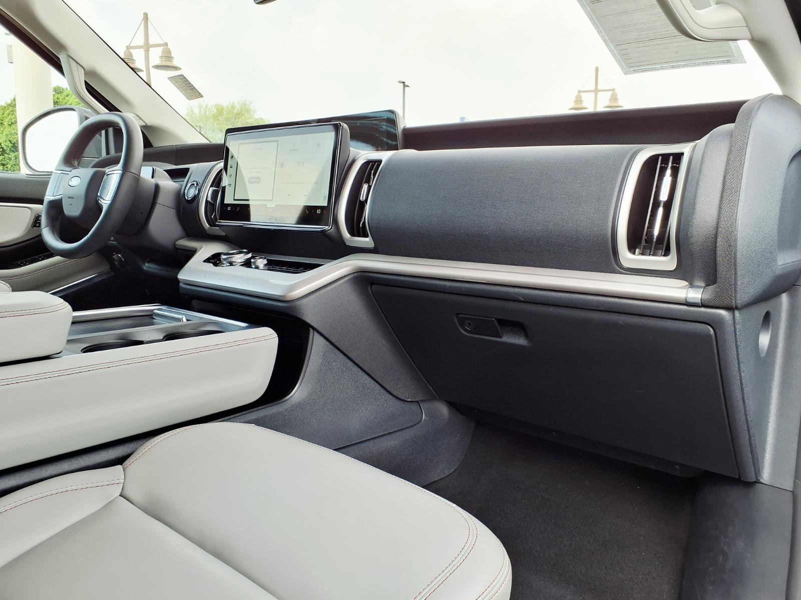 Certified 2025 Ford Expedition Max Active image 10