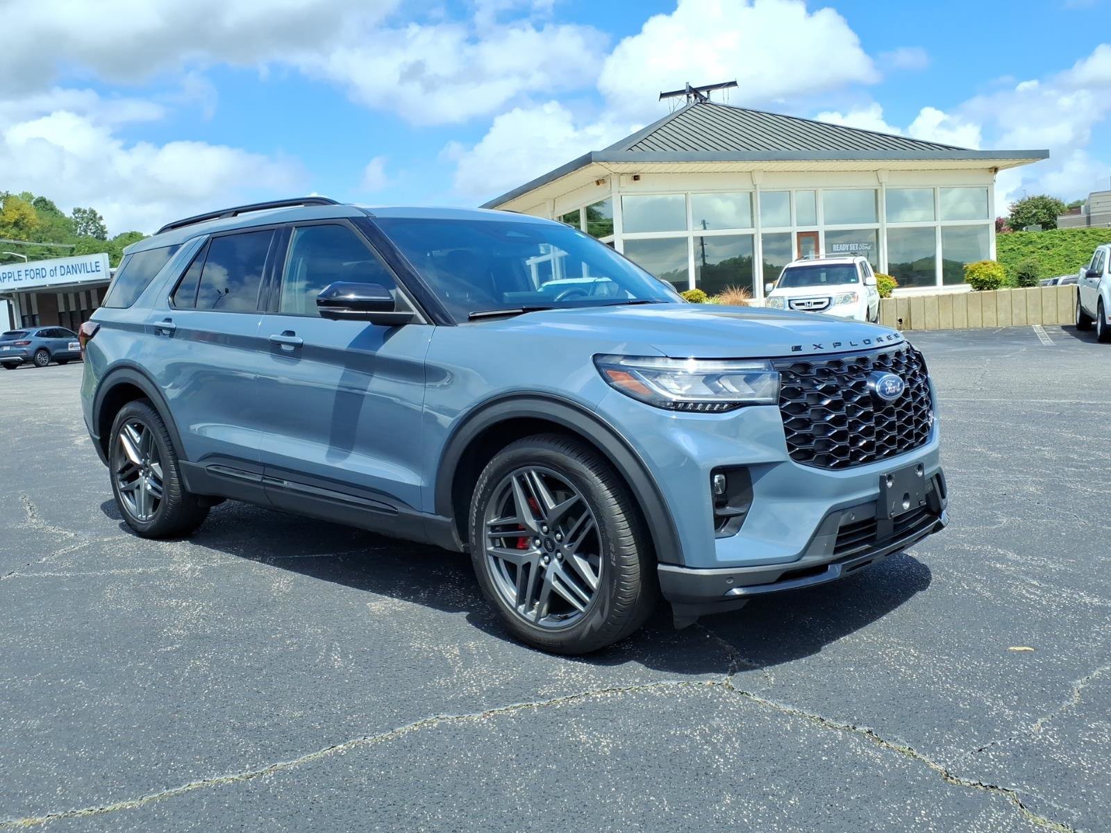 Certified 2025 Ford Explorer ST AWD/4WD image 2