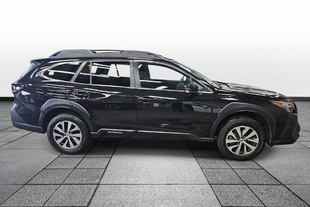 Used 2023 Subaru Outback Premium AWD/4WD image 4