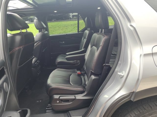 Used 2023 Honda Pilot TrailSport image 16