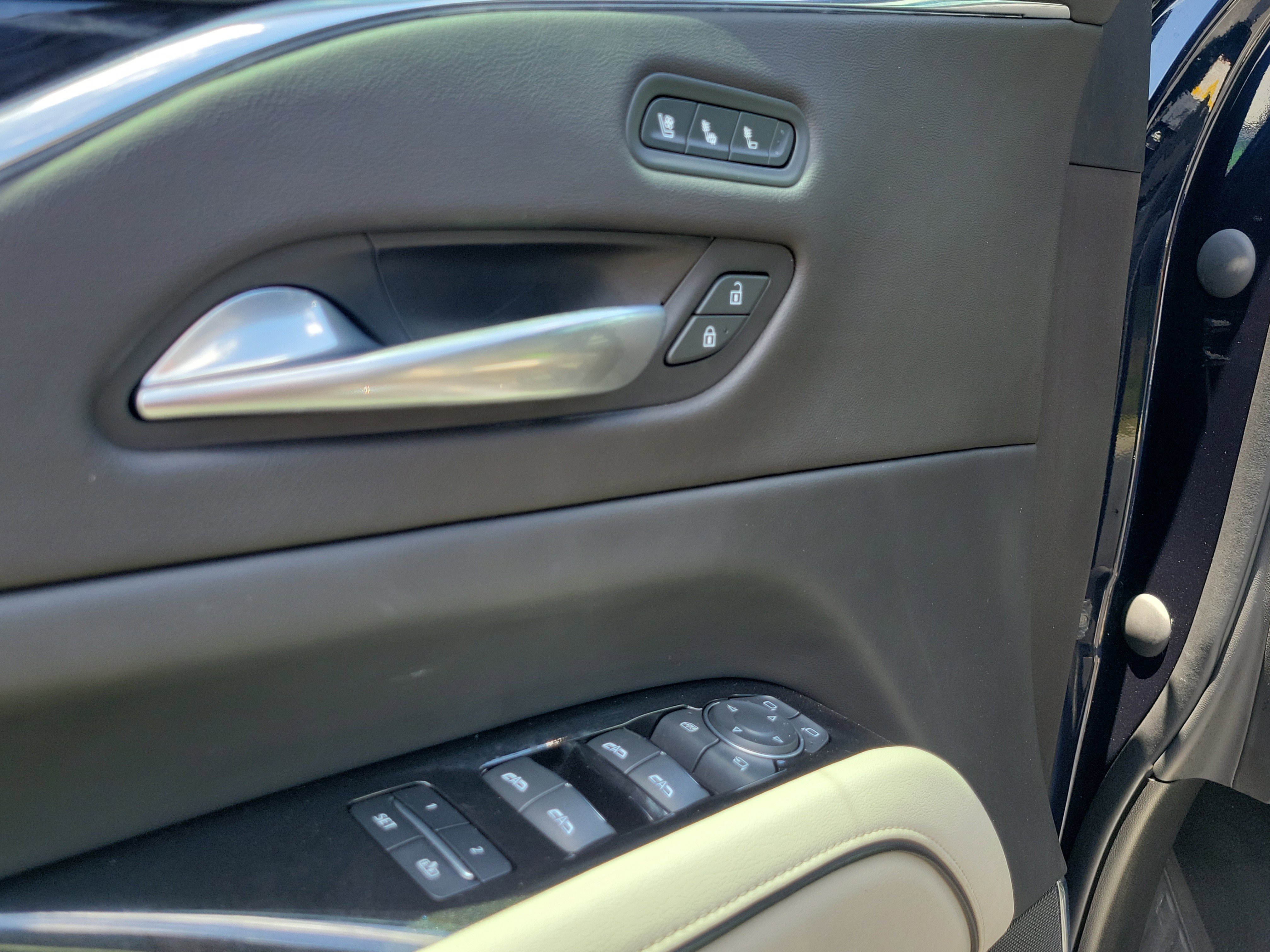 Used 2021 Cadillac Escalade Sport RWD image 21