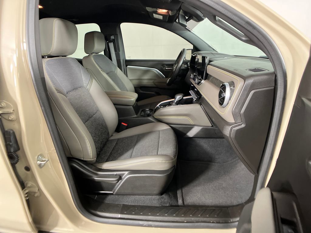 Used 2024 Chevrolet Colorado ZR2 w/ Safety Package image 11