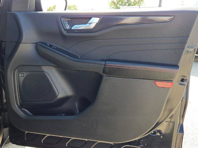 Certified 2025 Ford Escape ST-Line Select AWD/4WD image 6