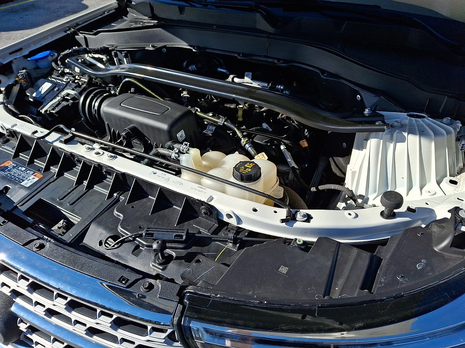 Certified 2023 Ford Explorer Limited w/ Limited Technology Package image 32