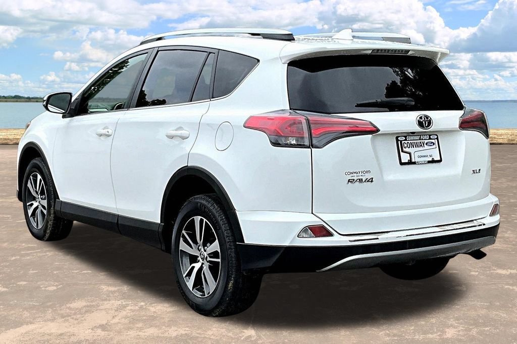 Used 2018 Toyota RAV4 XLE FWD image 5