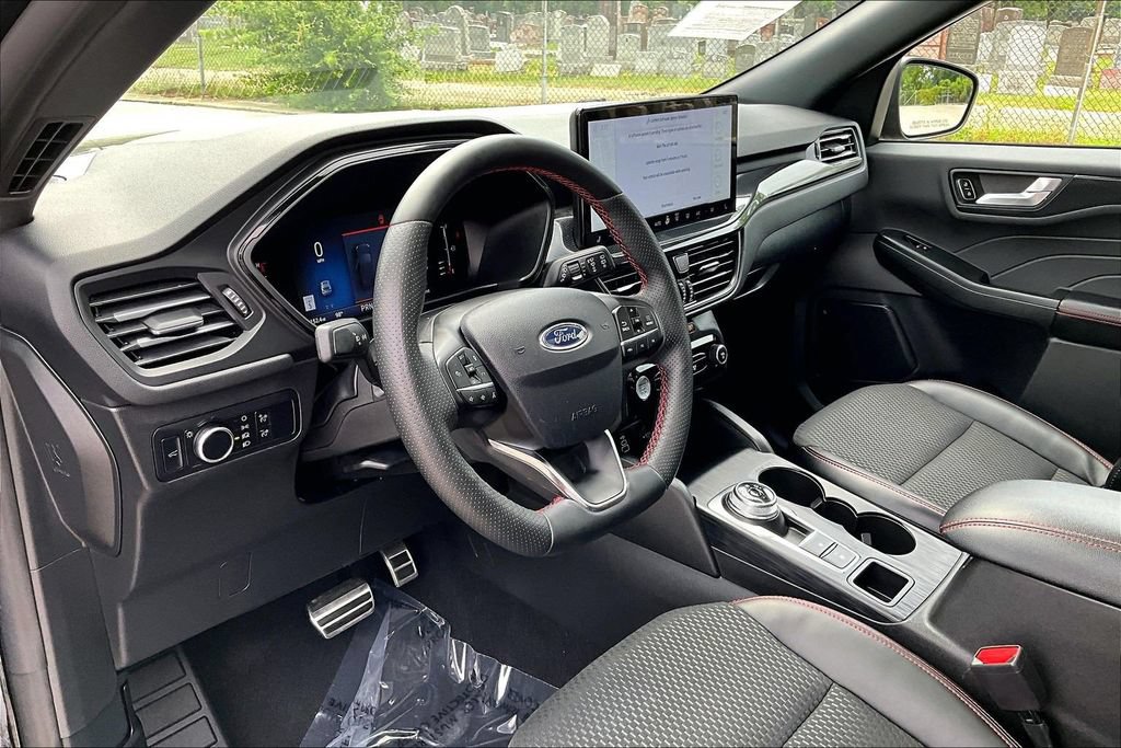 Certified 2024 Ford Escape ST-Line w/ Tech Pack #1 AWD/4WD image 13