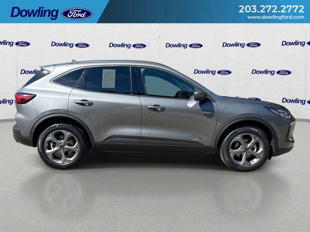 Certified 2025 Ford Escape ST-Line Select AWD/4WD image 9
