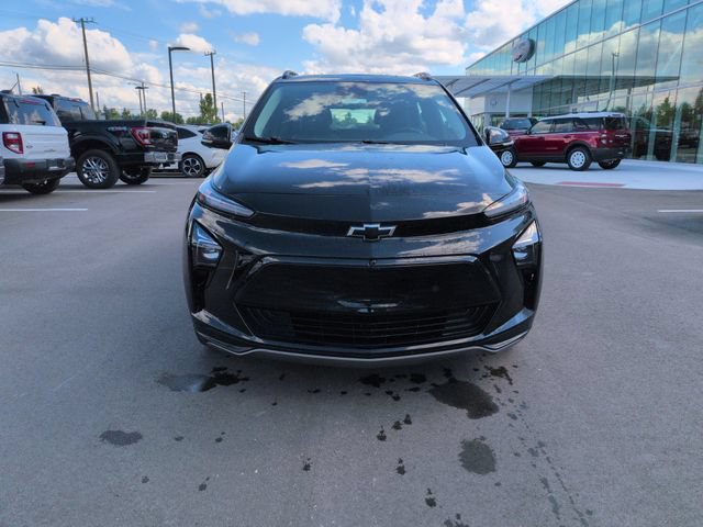 Used 2022 Chevrolet Bolt EUV Premier w/ Sun & Sound Package FWD image 2