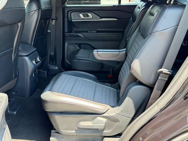 Certified 2025 Ford Explorer ST-Line AWD/4WD image 7