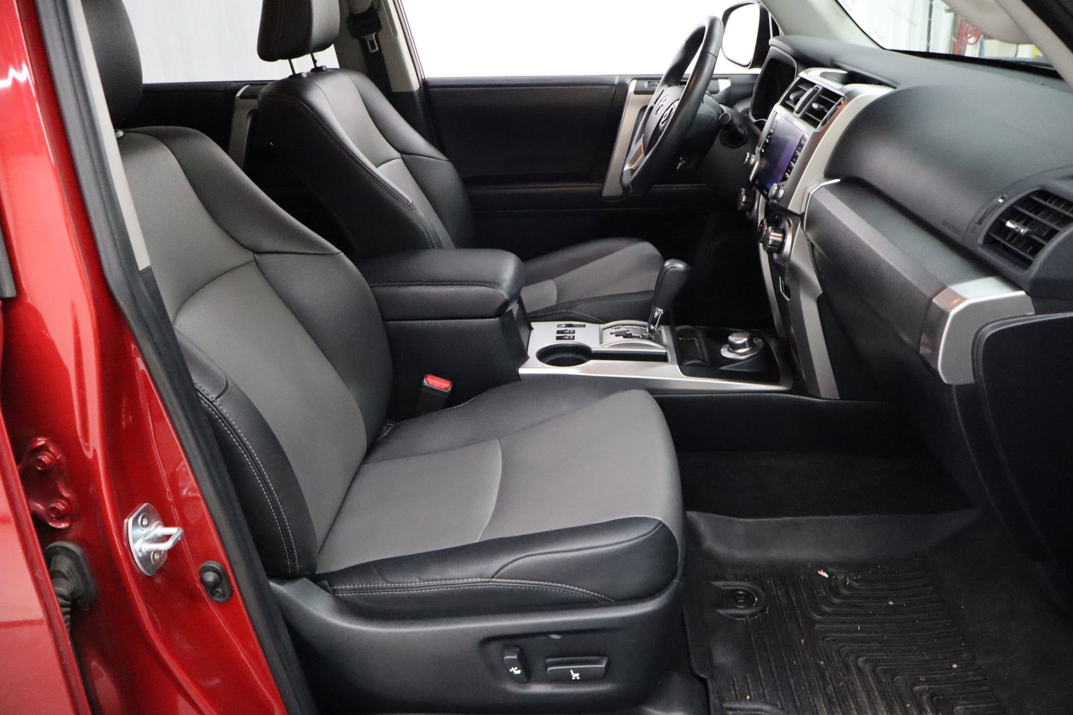 Used 2021 Toyota 4Runner SR5 Premium image 28