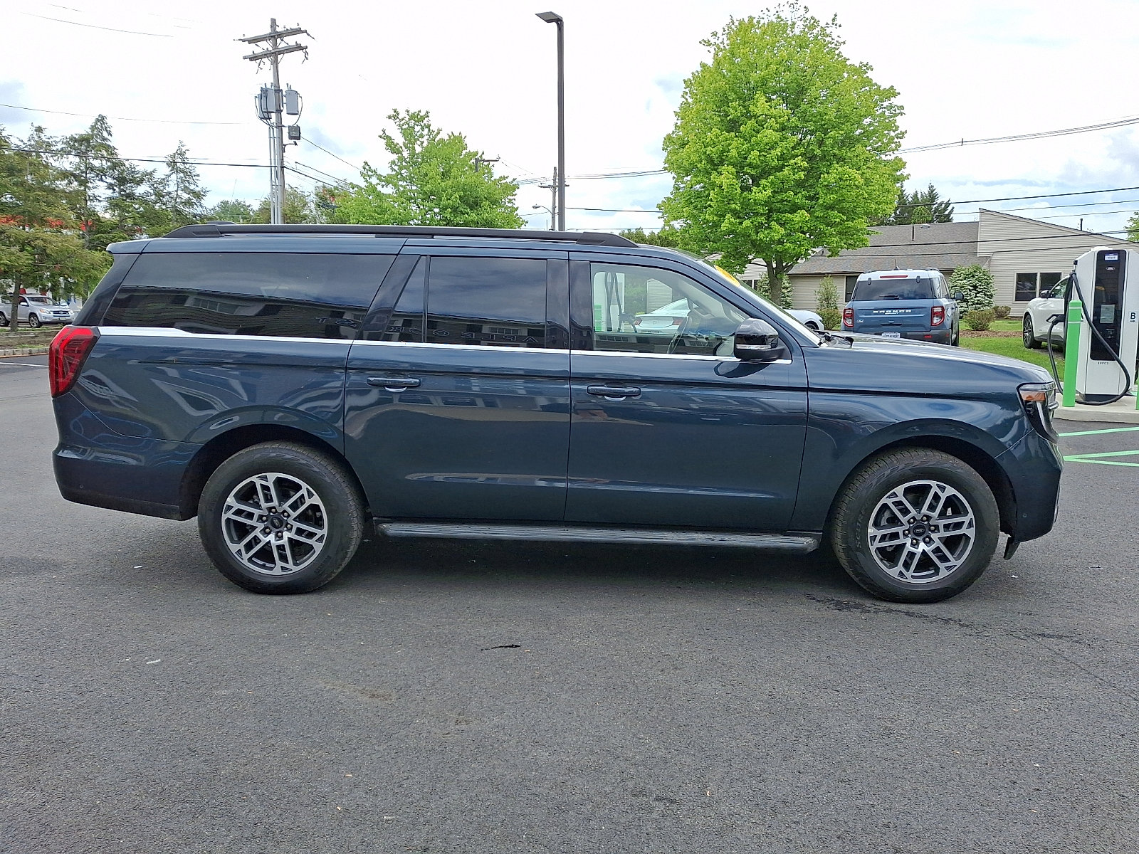 Certified 2025 Ford Expedition Max Active AWD/4WD image 4