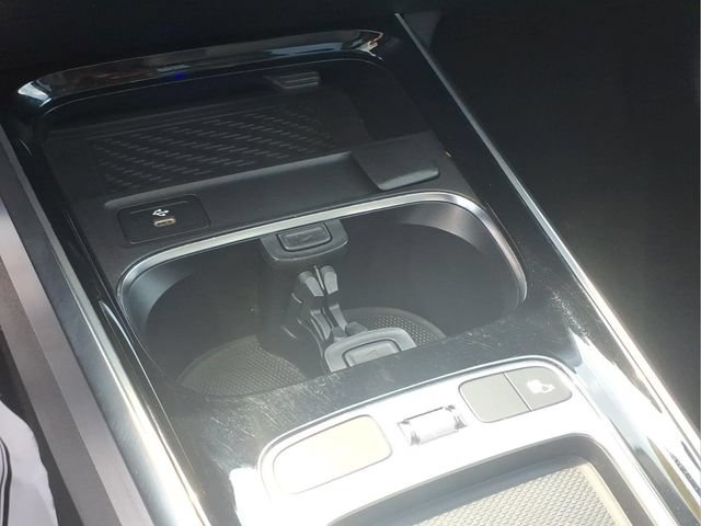 Used 2024 Mercedes-Benz GLB 250 4MATIC w/ Exclusive Package image 20