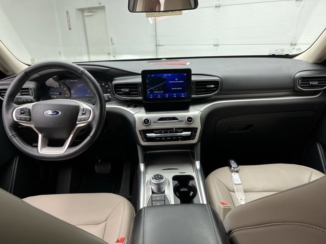 Certified 2022 Ford Explorer XLT w/ Equipment Group 202A AWD/4WD image 4