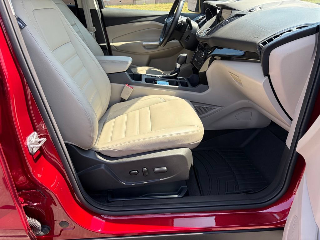 Certified 2017 Ford Escape Titanium AWD/4WD image 22
