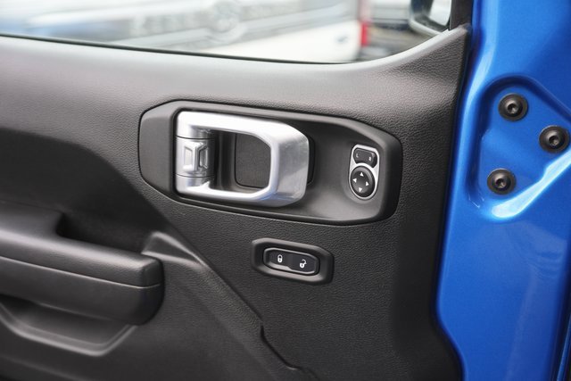 Used 2021 Jeep Gladiator Willys image 29