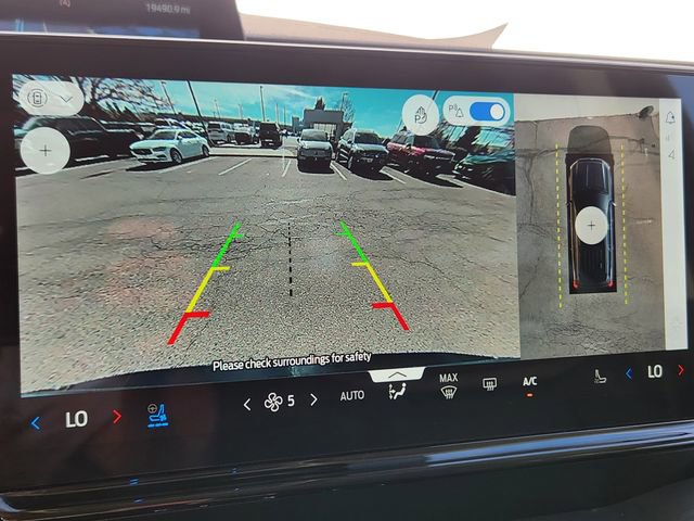 Certified 2025 Ford Expedition Max Platinum image 24