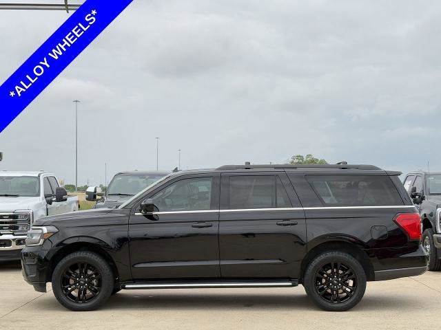 Certified 2022 Ford Expedition Max XLT image 3