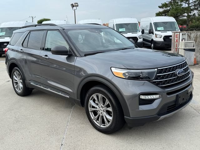 Certified 2022 Ford Explorer XLT w/ Equipment Group 202A AWD/4WD image 3