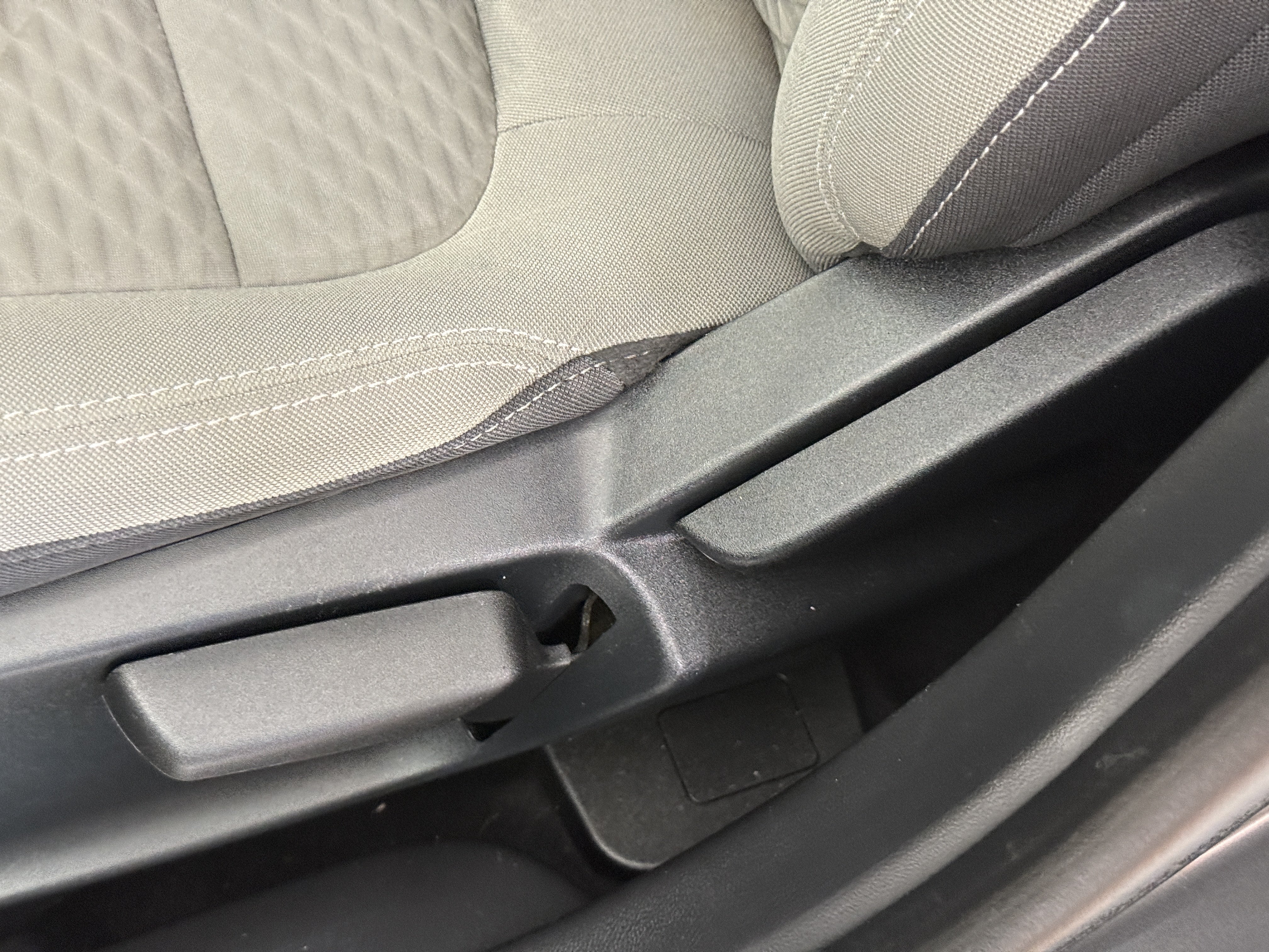 Certified 2022 Ford Escape SE w/ SE Sport Appearance Package FWD image 16