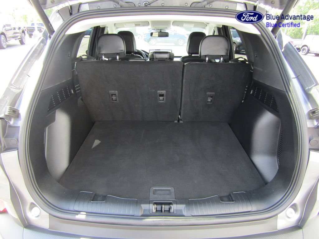 Certified 2025 Ford Escape Platinum AWD/4WD image 25