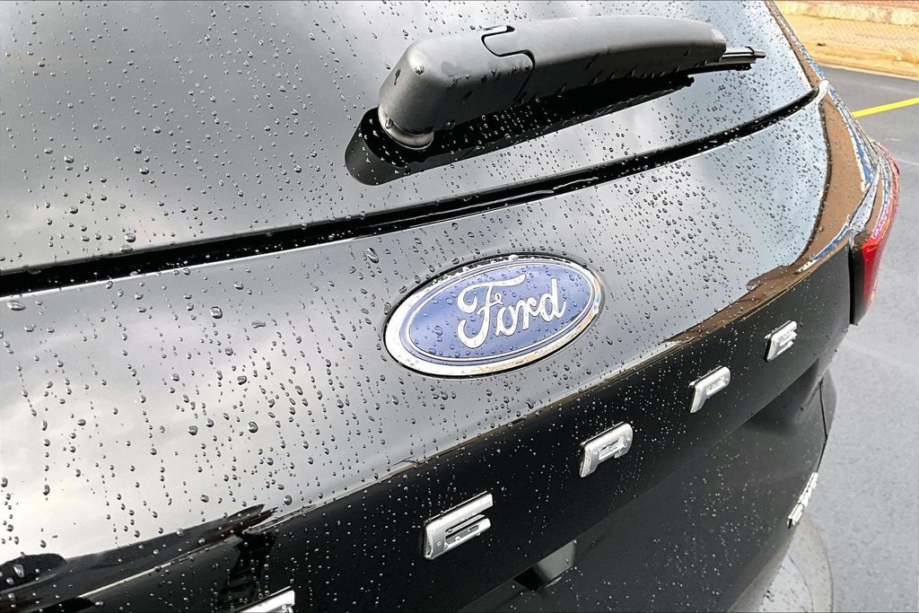 Certified 2024 Ford Escape Platinum w/ Premium Technology Package AWD/4WD image 31