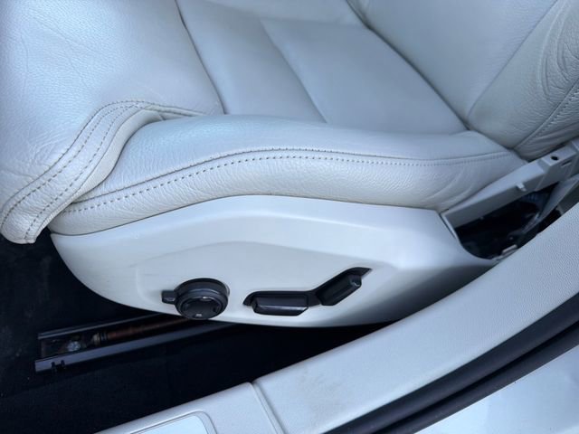 Used 2022 Volvo S60 T8 Inscription w/ Climate Package image 25