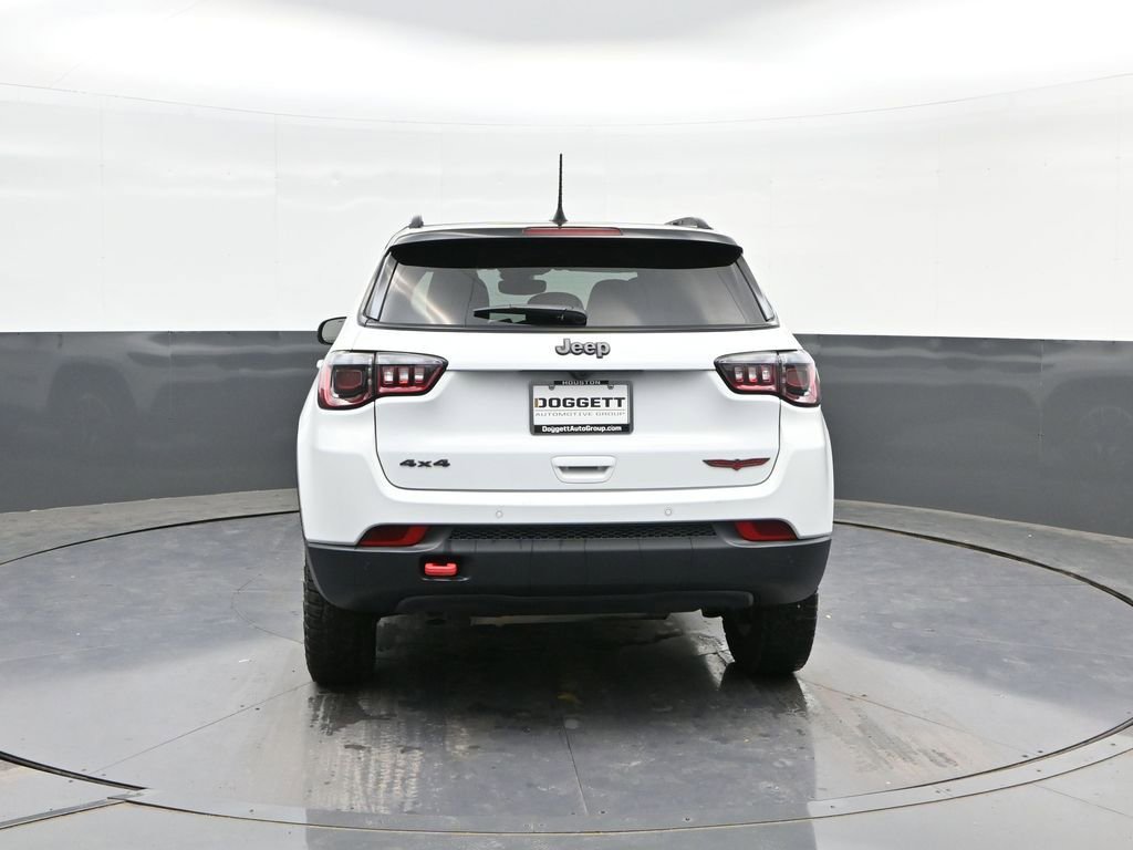 Used 2025 Jeep Compass Trailhawk AWD/4WD image 8