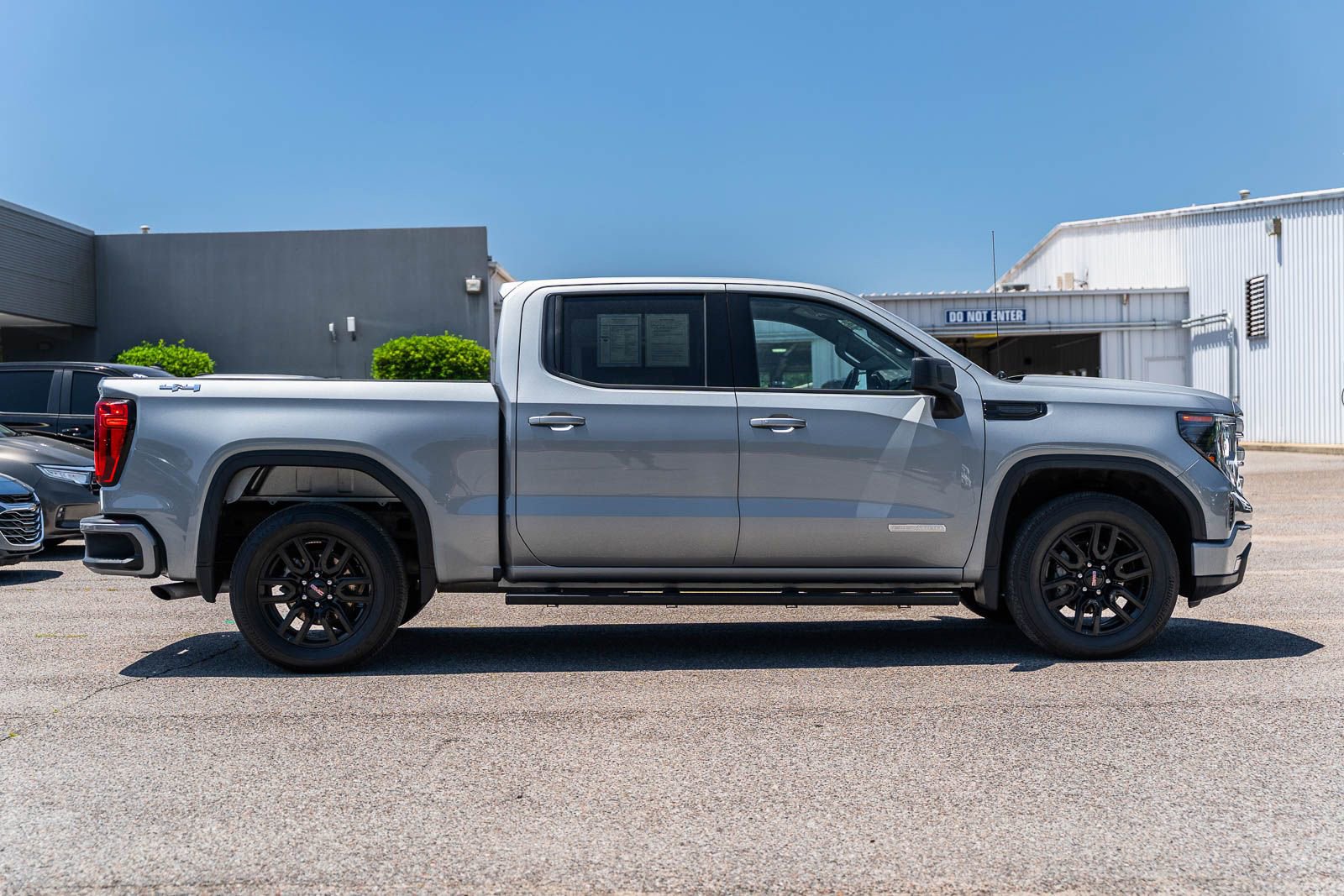 Used 2023 GMC Sierra 1500 Elevation AWD/4WD image 8