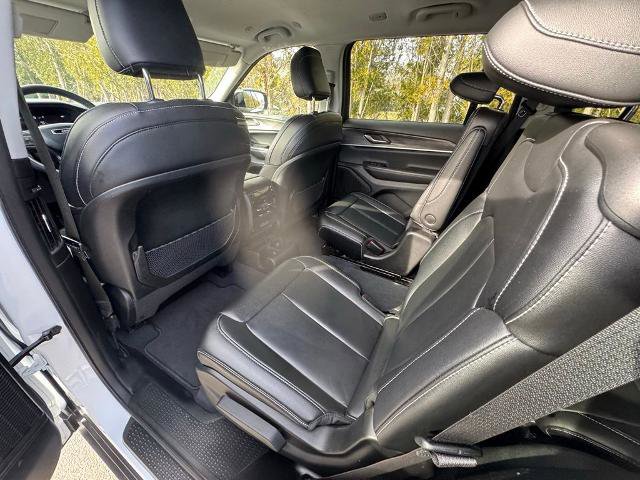 Used 2023 Jeep Grand Cherokee L Limited AWD/4WD image 7