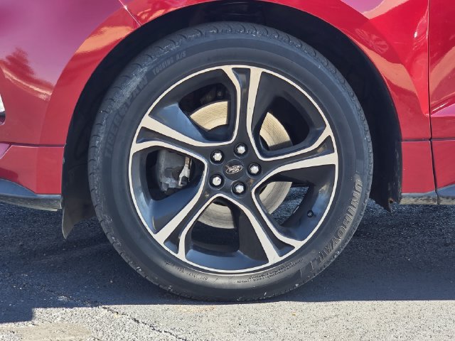 Certified 2020 Ford Edge ST w/ Cold Weather Package AWD/4WD image 36