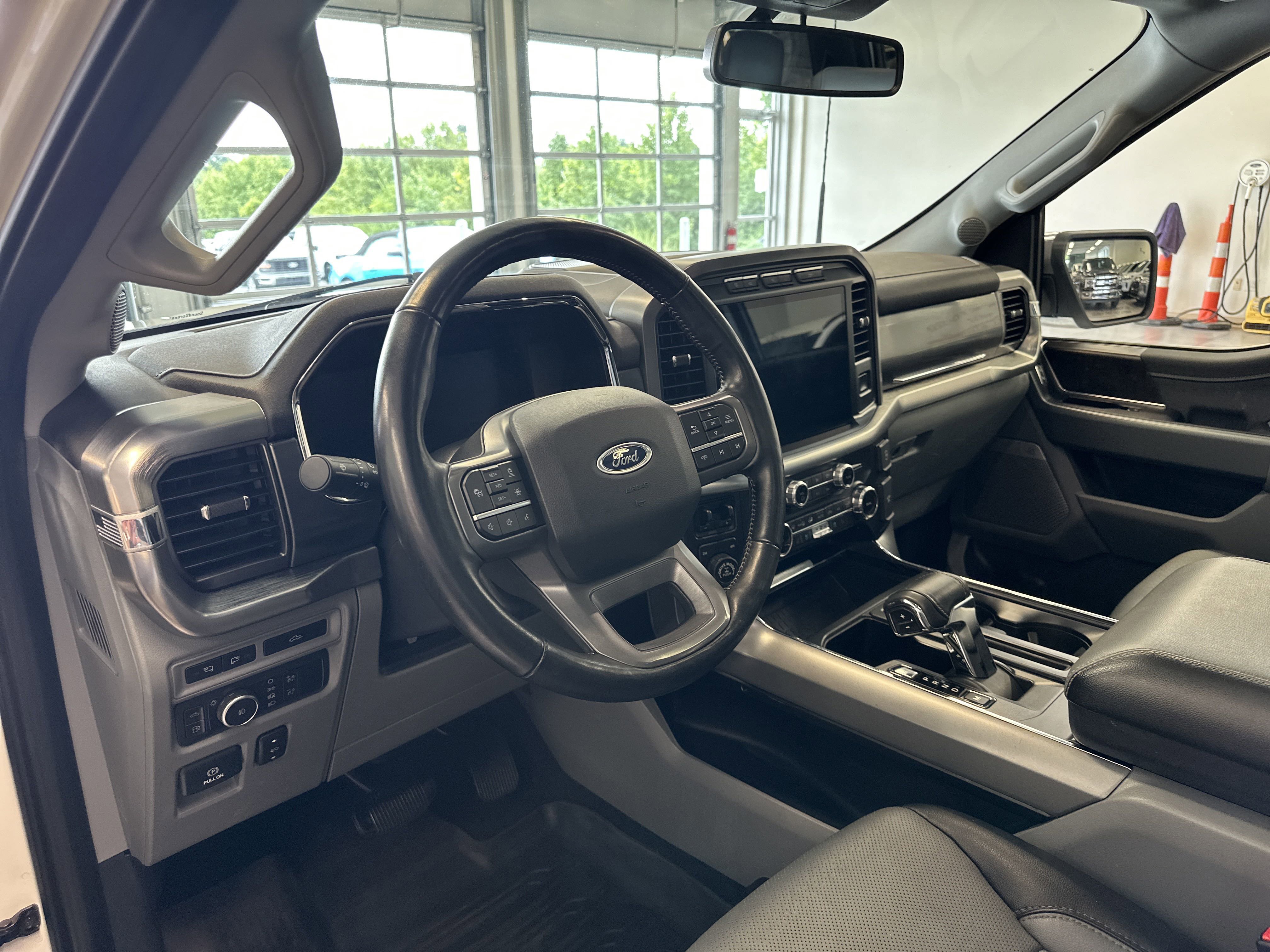 Certified 2022 Ford F150 Lariat w/ Equipment Group 502A High image 26