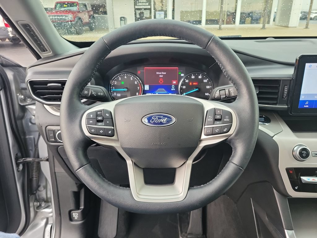 Certified 2023 Ford Explorer XLT w/ Equipment Group 202A AWD/4WD image 23