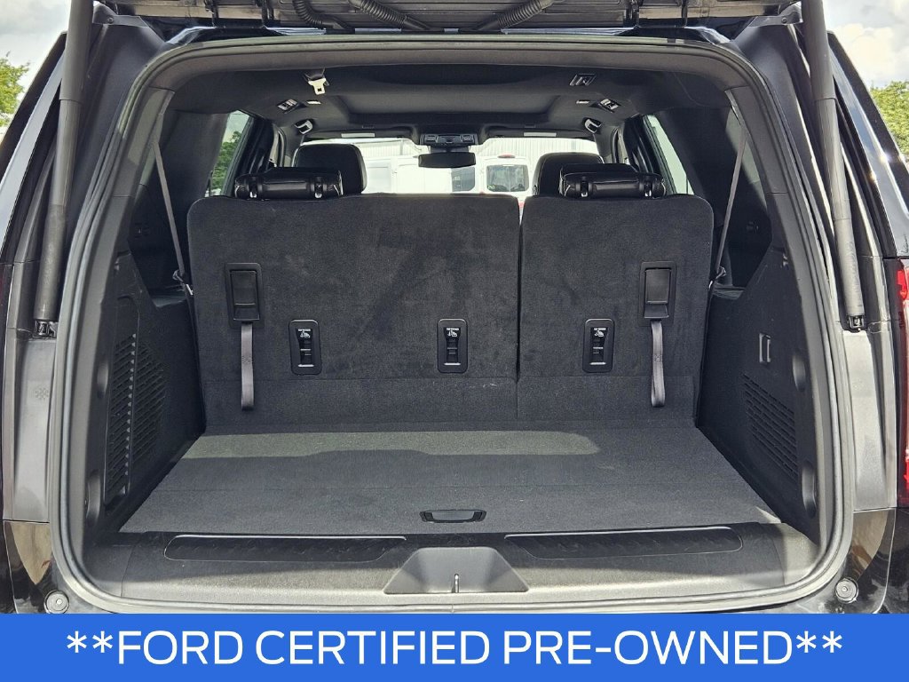 Used 2023 GMC Yukon XL SLT AWD/4WD image 9
