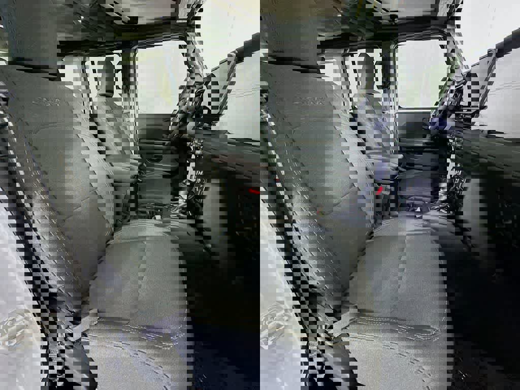 Used 2024 Jeep Wrangler Sahara image 18