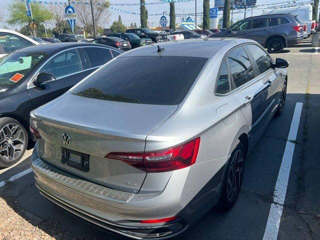 Used 2024 Volkswagen Jetta SEL image 4