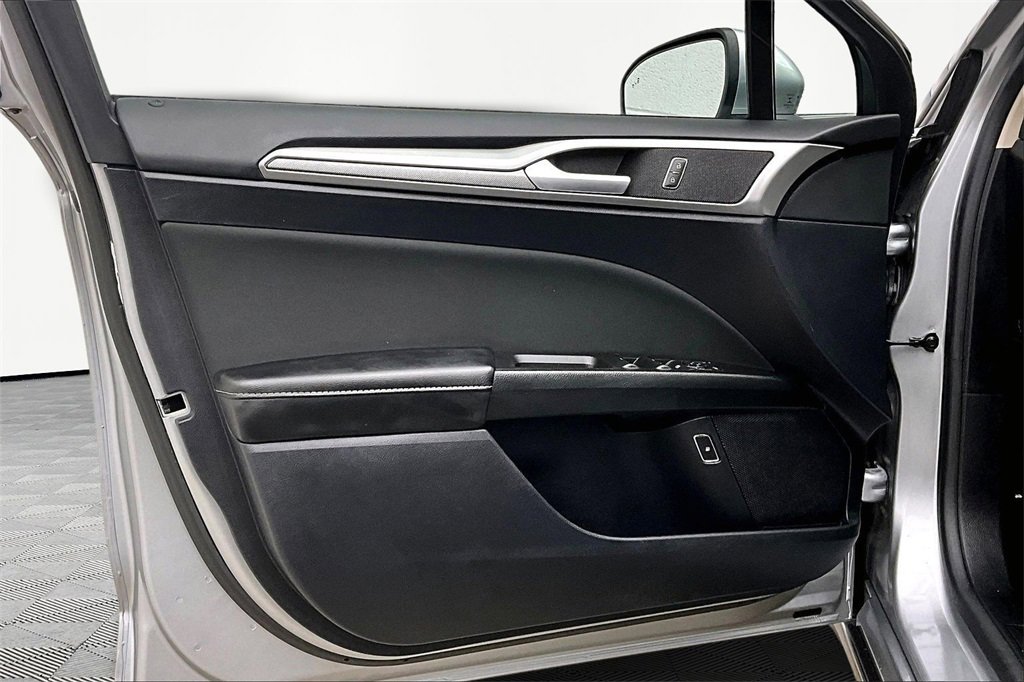 Certified 2020 Ford Fusion SE image 23