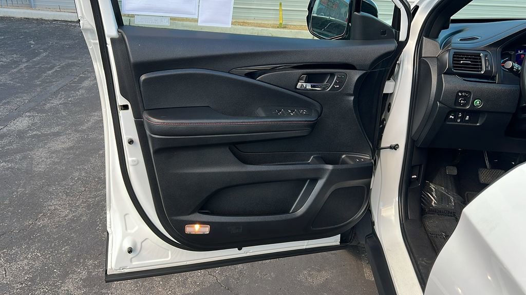 Used 2022 Honda Pilot Black Edition image 13