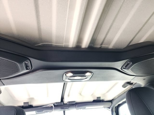 Used 2022 Jeep Gladiator Sport AWD/4WD image 31