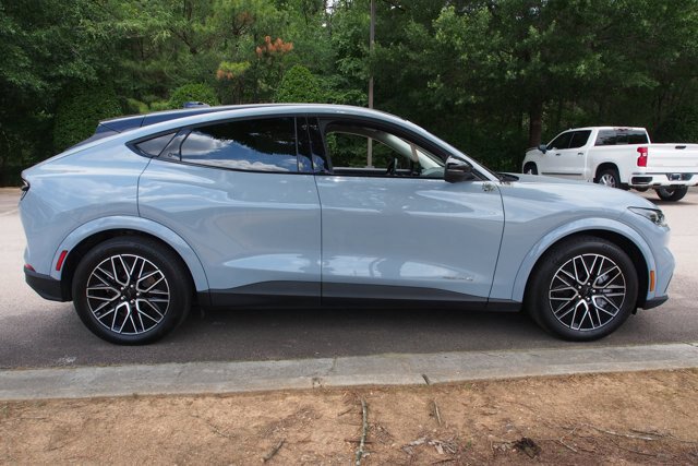 Certified 2025 Ford Mustang Mach-E Premium AWD/4WD image 8