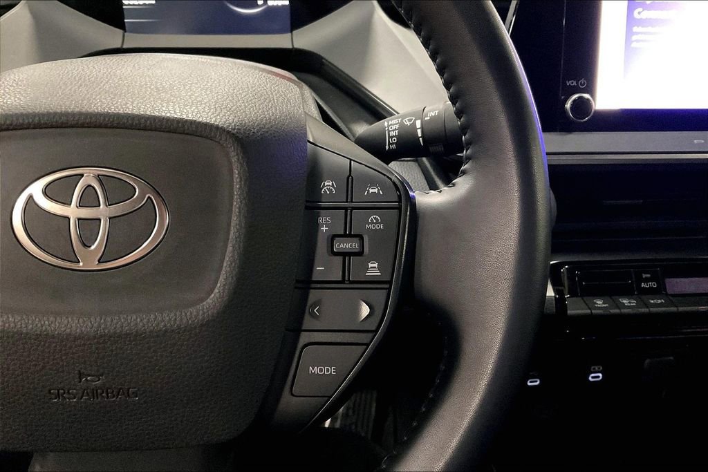 Used 2024 Toyota Prius LE FWD image 18