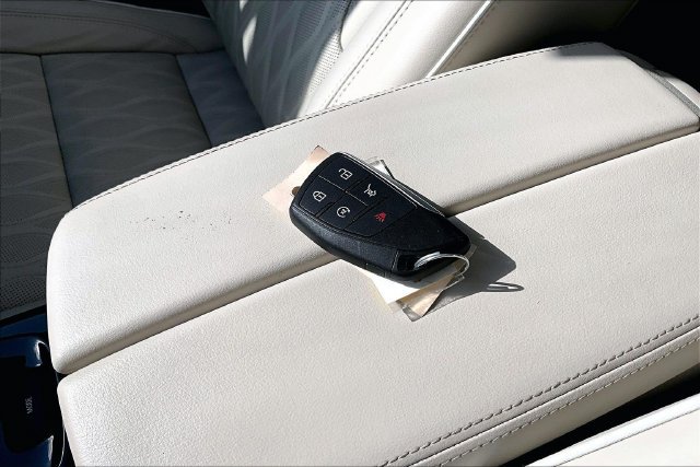 Used 2021 Buick Envision Avenir w/ Technology Package II AWD/4WD image 35