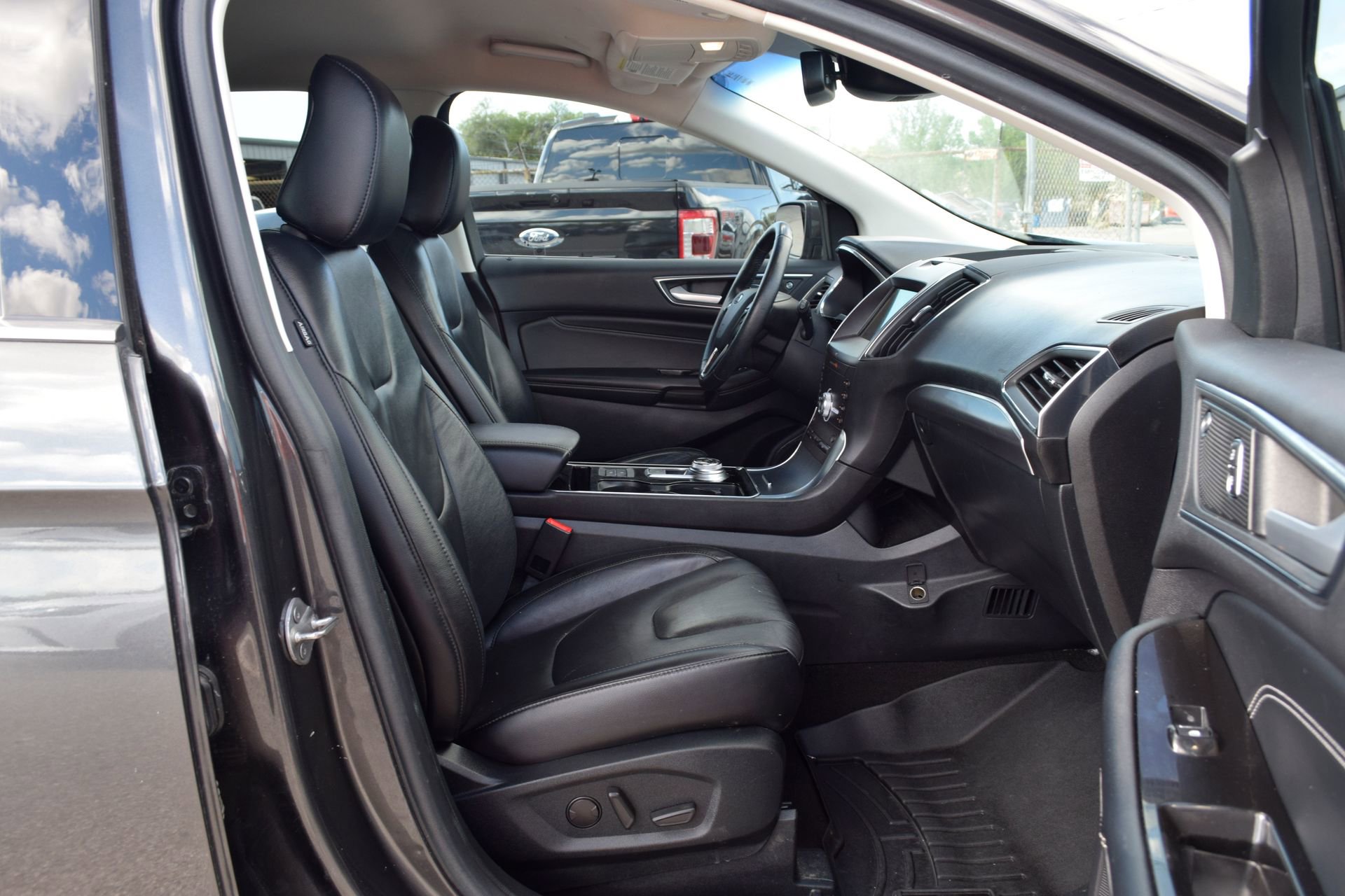 Certified 2020 Ford Edge Titanium image 23