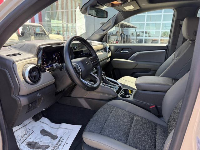 Used 2024 Chevrolet Colorado ZR2 w/ Technology Package AWD/4WD image 10