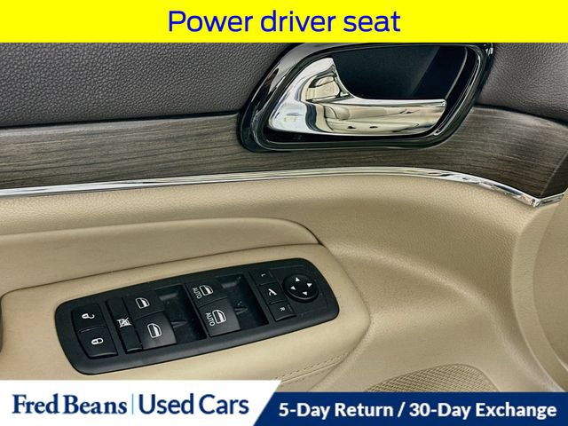 Used 2020 Jeep Grand Cherokee Overland AWD/4WD image 23