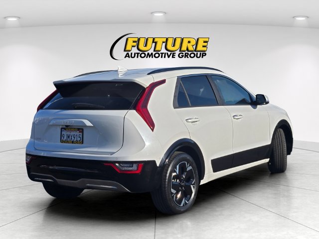 Used 2023 Kia Niro Wave FWD image 4